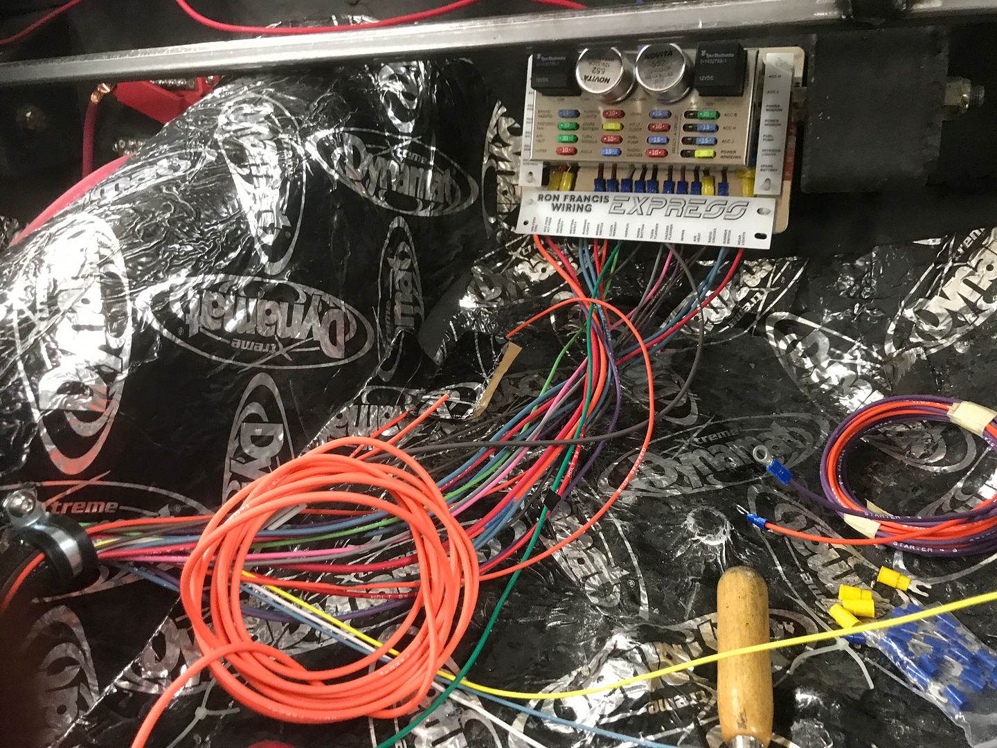 Custom Wiring - Switched power question